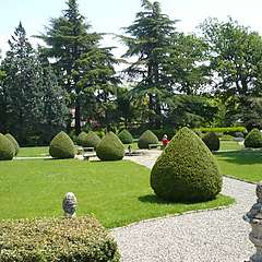 RoccaGrimalda_giardino_mag08.jpg