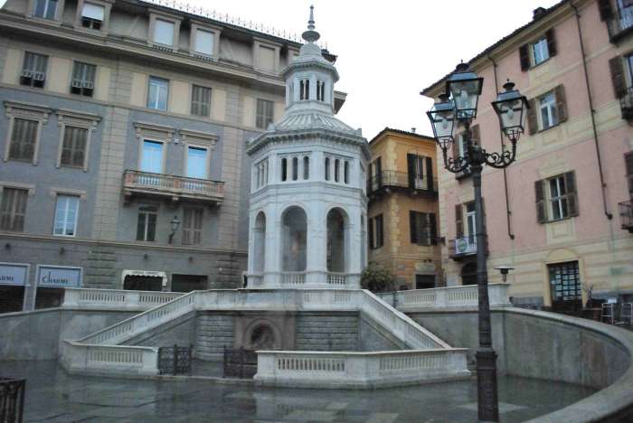 La piazza di Acqui Terme
